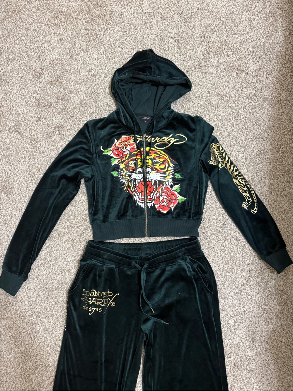 Ed Hardy Green Velvet Velour Tiger Zip Hoodie & Pant Set - Picture 2 of 11